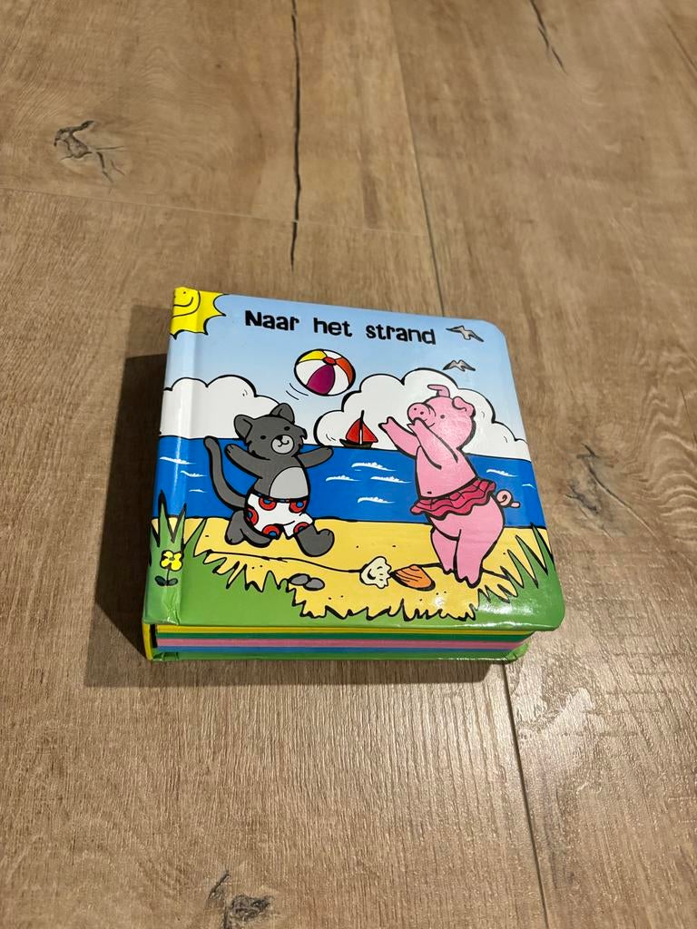 Naar het strand - Leesboek met puzzelstukken, Ophalen of Verzenden, Zo goed als nieuw, Uitklap-, Voel- of Ontdekboek, 1 tot 2 jaar