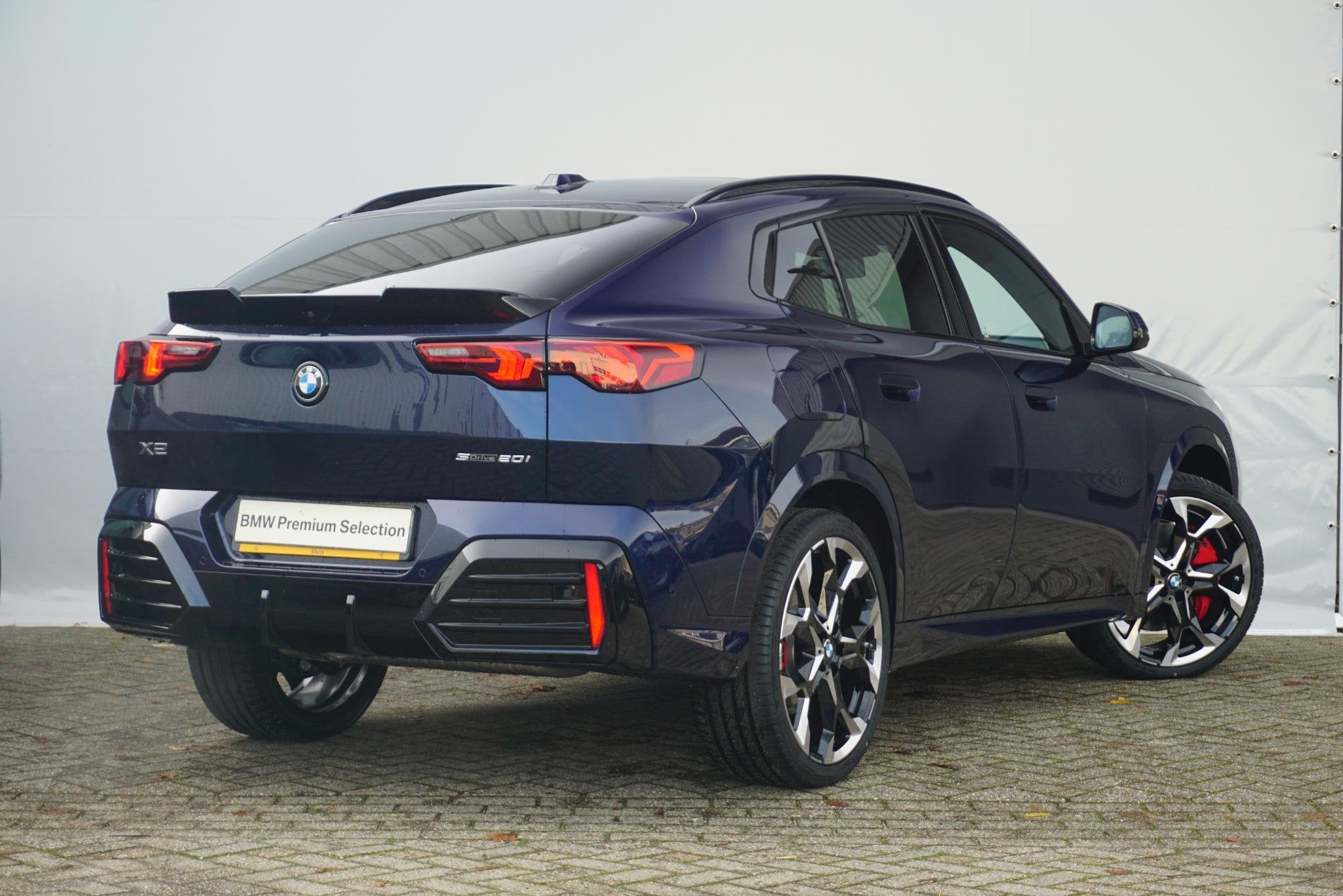 BMW X2 sDrive20i M Sportpakket Pro 20'' / Panoramadak / Head, Auto's, 1800 kg, Euro 6, Met garantie (alle), Blauw