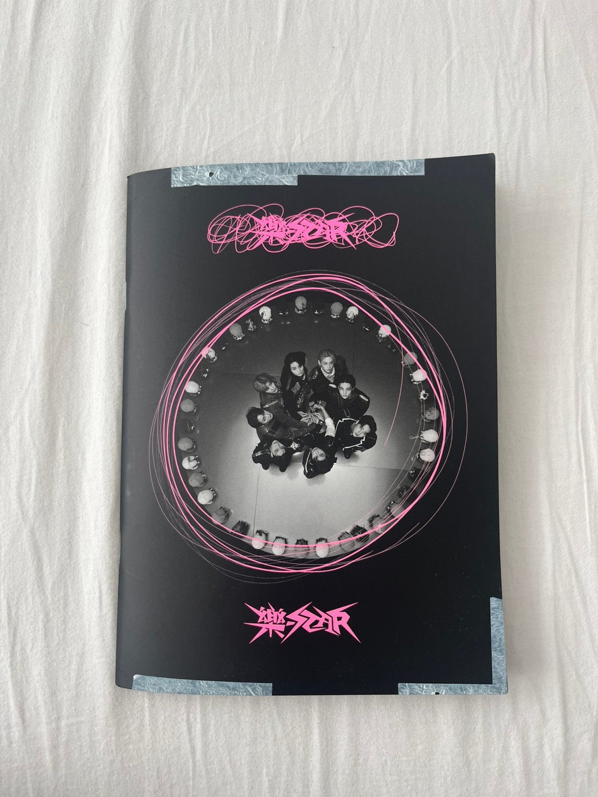 Stray kids 8th mini album - rock-star (roll version), Ophalen of Verzenden, Zo goed als nieuw, Pop