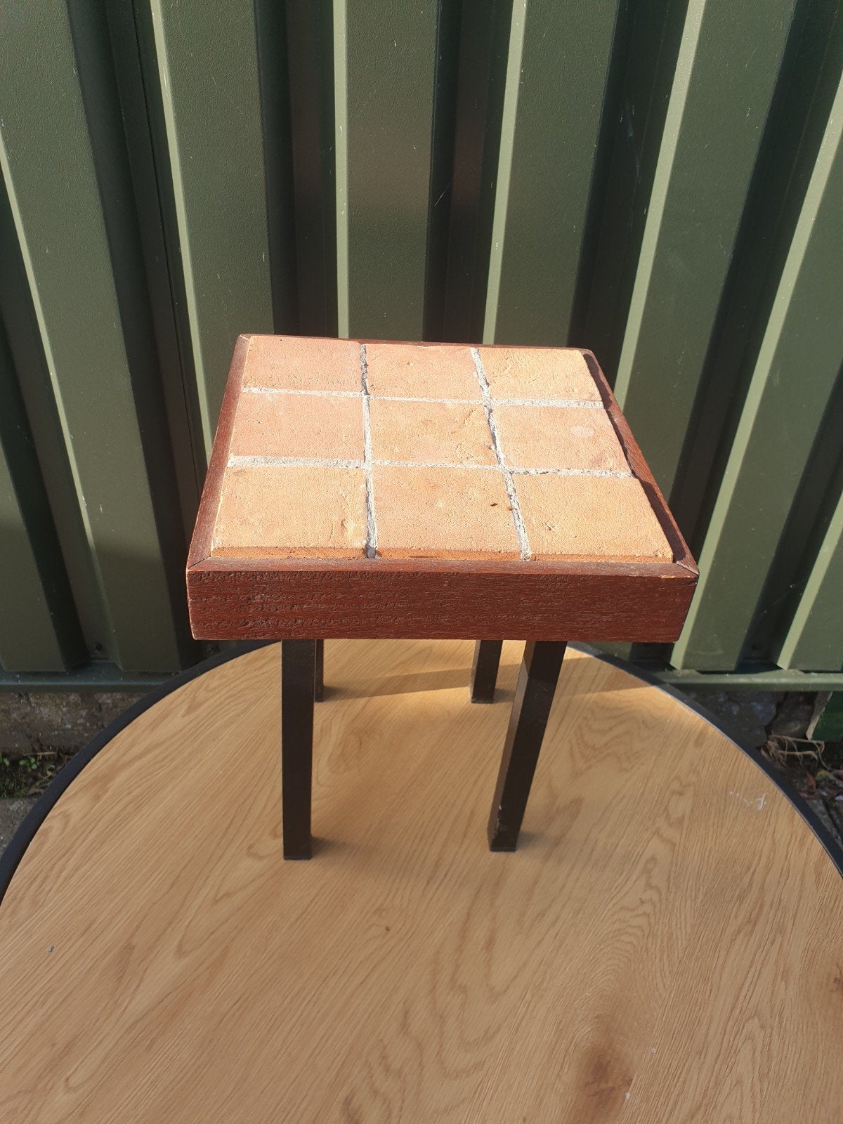 bijzettafeltje terracotta tegels plavuizen klein, Ophalen of Verzenden, Gebruikt