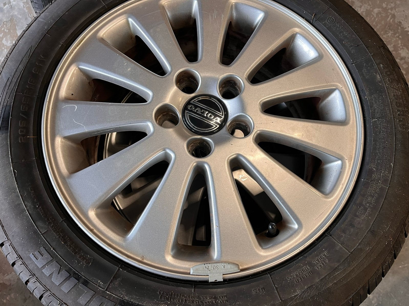 Lichtmetalen velgen met zomerbanden voor Volvo V50-205/55R16, Ophalen