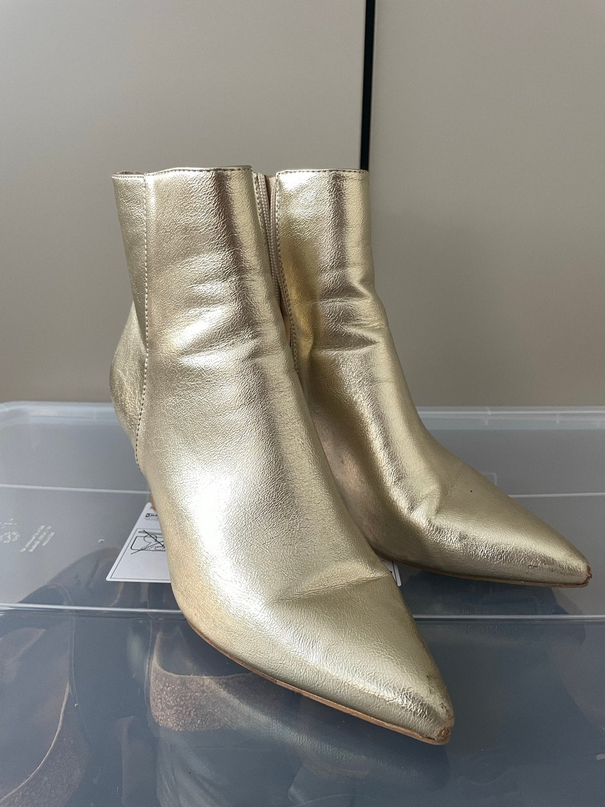 Gouden enkellaarsjes met hak - mt 38, Ophalen of Verzenden, Gedragen, Overige kleuren, Lage of Enkellaarzen