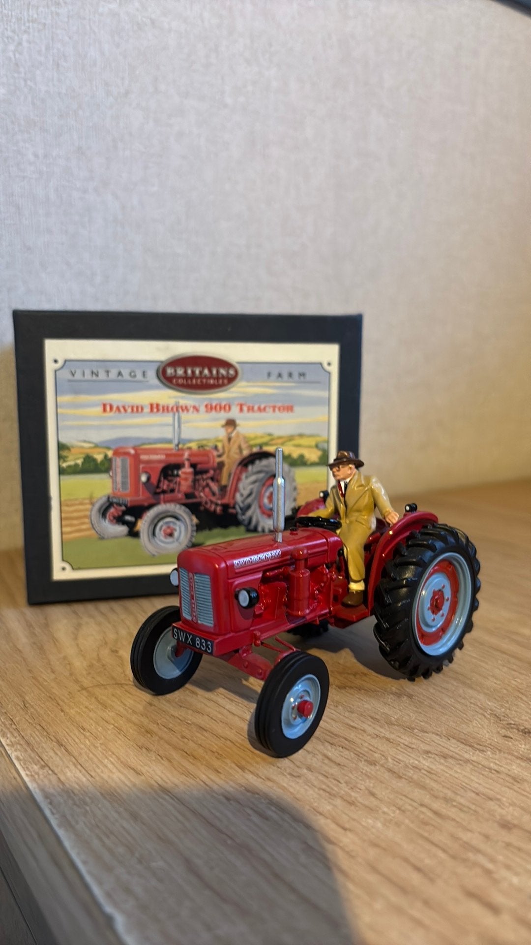 David Brown 900 britains collectibles 1:32, Overige merken, Ophalen of Verzenden, Zo goed als nieuw, Groter dan 1:32