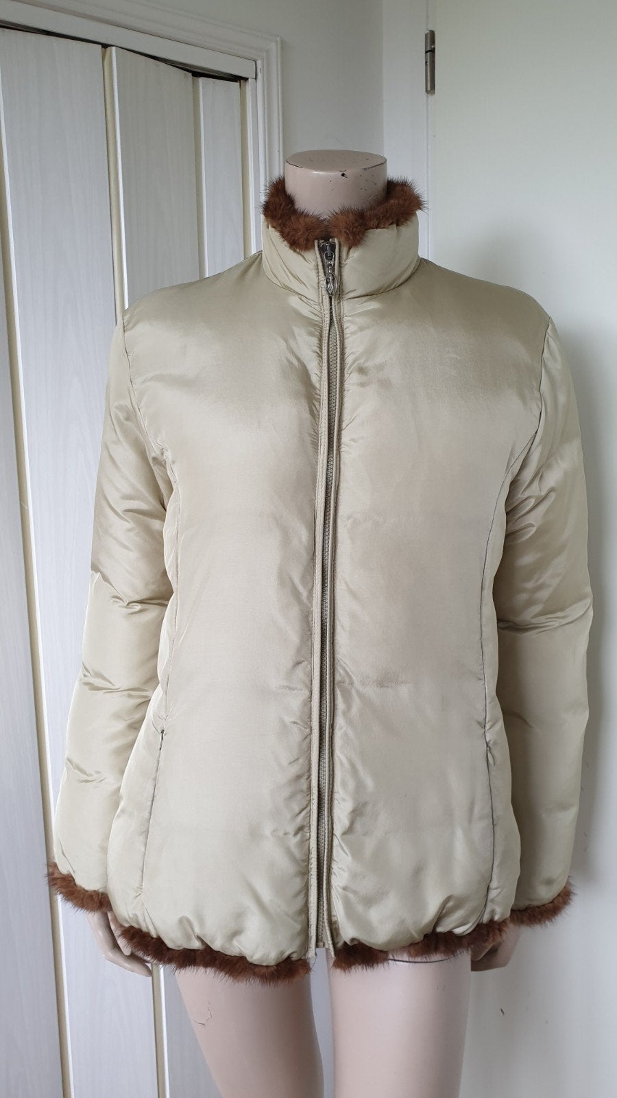 Exclusieve Manudieci Donsjas met Nertsbont – Maat 38 (IT 44), Ophalen of Verzenden, Zo goed als nieuw, Maat 38/40 (M), Beige