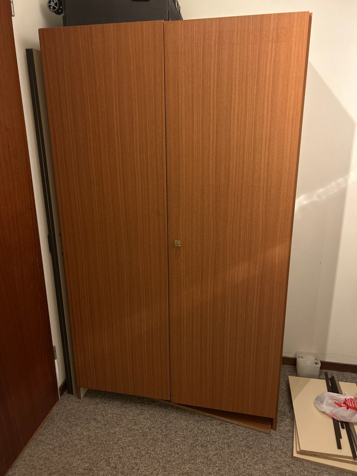 Vintage bruine kledingkast met hang- en legruimte, Ophalen, Gebruikt, 100 tot 150 cm, 200 cm of meer