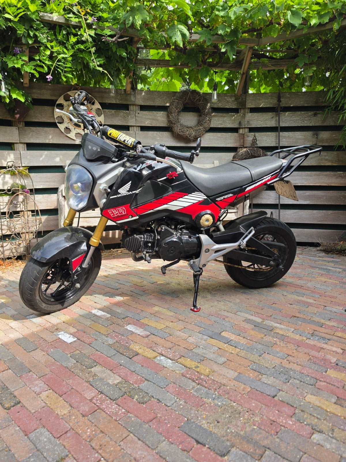 Honda MSX125 2013 - Goedlopend met lichte schade, Particulier