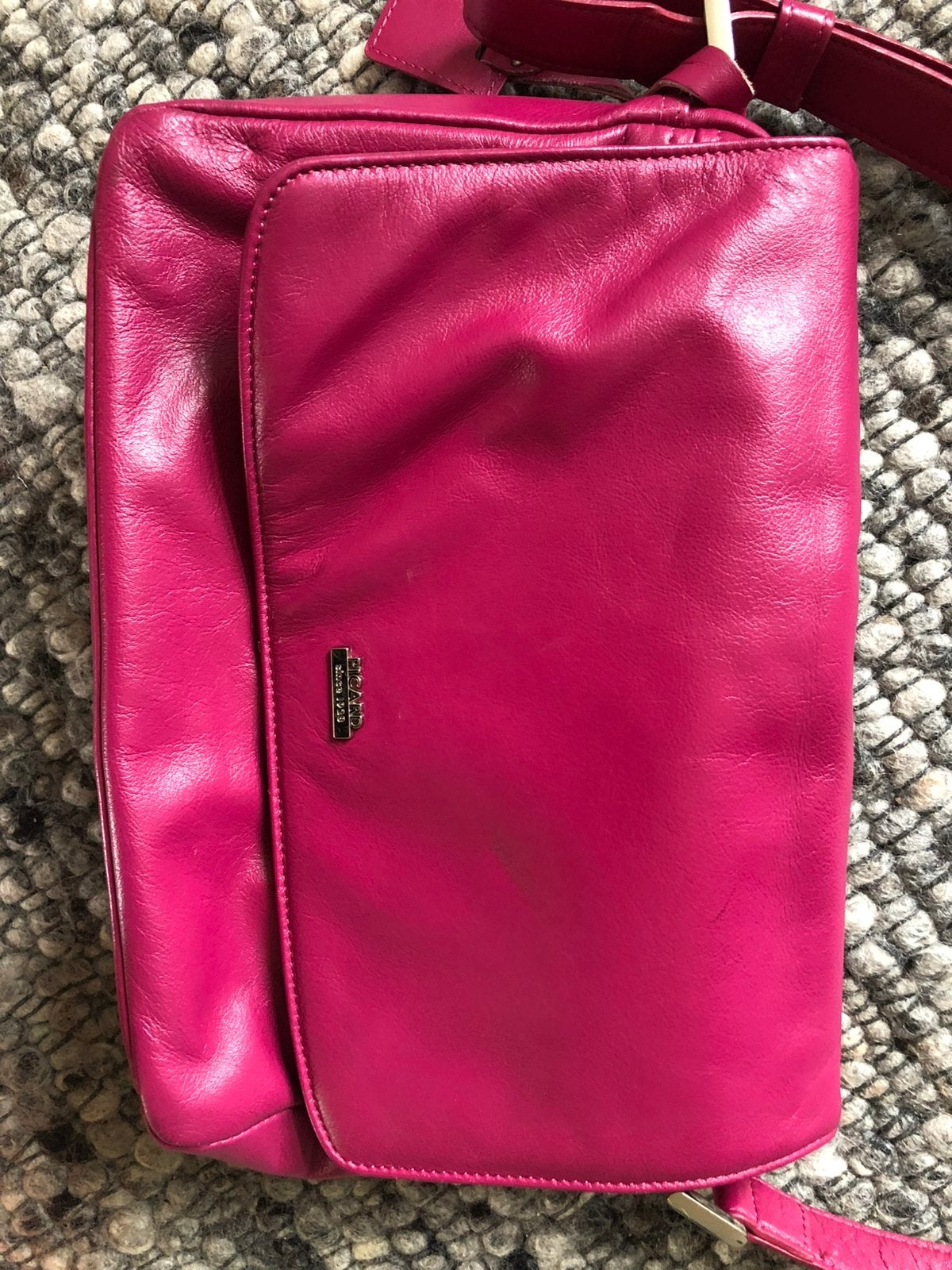 Te koop: leren tas, Picard, fuchsia, nieuwstaat, Ophalen of Verzenden, Zo goed als nieuw, Roze, Schoudertasje