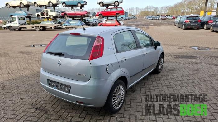 Achterklep van een Fiat Punto Grande (589A), Auto-onderdelen, Carrosserie en Plaatwerk, Achterklep, Fiat, Gebruikt, 6 maanden garantie