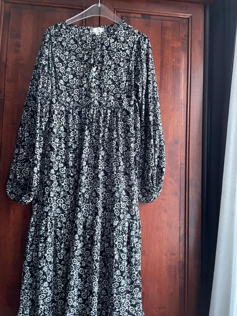 Mooie Jasminah lange jurk maat M/L met bloemenprint, Kleding | Dames, Jurken, Maat 38/40 (M), Zwart, Ophalen of Verzenden, Zo goed als nieuw