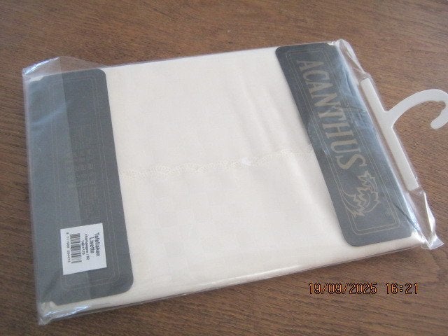 Tafelkleed 170-140 cm parelmoer Acanthus, Nieuw, Ophalen of Verzenden, 170 cm, Overige kleuren