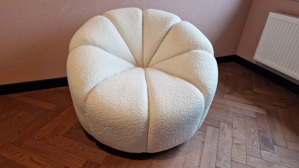 Kare Design Peppo draaifauteuil – wit bouclé – showroomstaat, Huis en Inrichting, Fauteuils, Ophalen, 75 tot 100 cm, Zo goed als nieuw