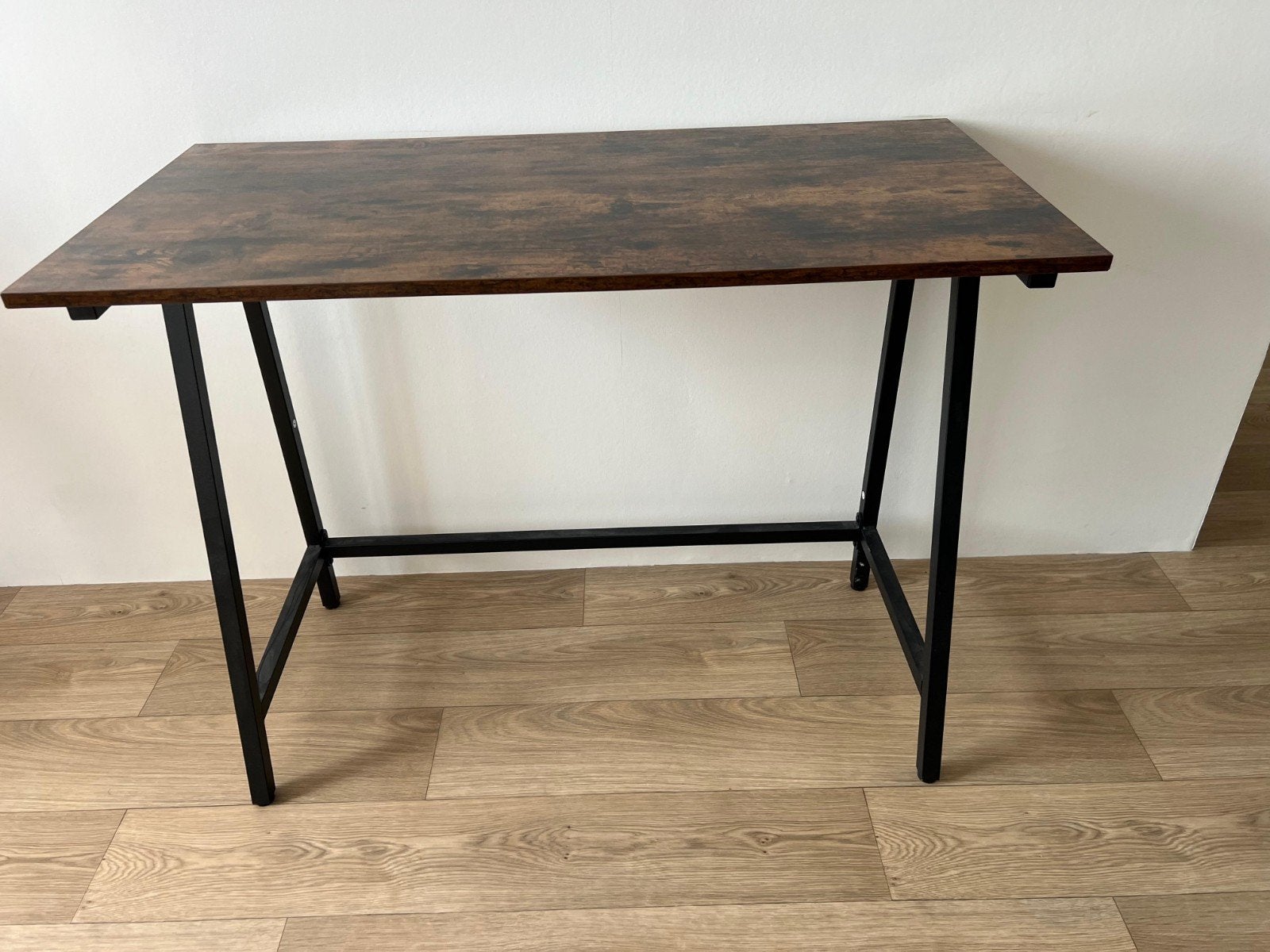Bureau/computertafel - Bruin met zwart metalen onderstel, Huis en Inrichting, 50 tot 100 cm, Industrieel, Modern, 50 tot 100 cm