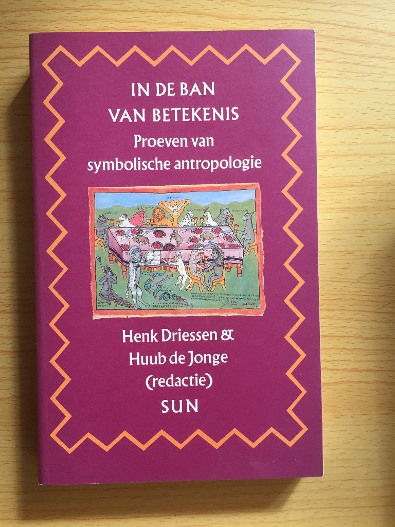 Symbolen en hun betekenis, Ophalen of Verzenden, Zo goed als nieuw, Henk Driessen & Huub de Jonge