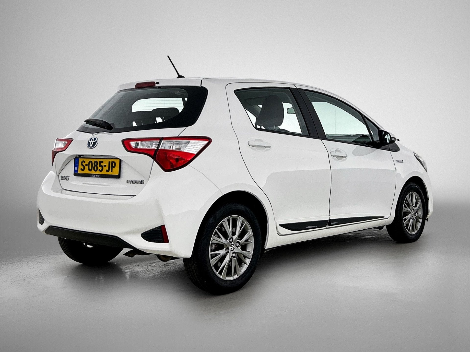 Toyota Yaris 1.5 Hybrid Design | Navigatie | Cruise Control, 12 maanden, Gebruikt, 4 cilinders, Bedrijf
