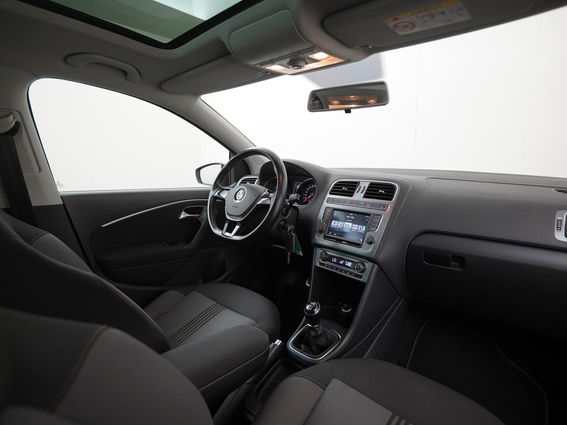 Volkswagen Polo 1.0 Allstar | Schuifdak | Stoelverwarming |, Auto's, Voorwielaandrijving, 12 maanden, Stof, Euro 6