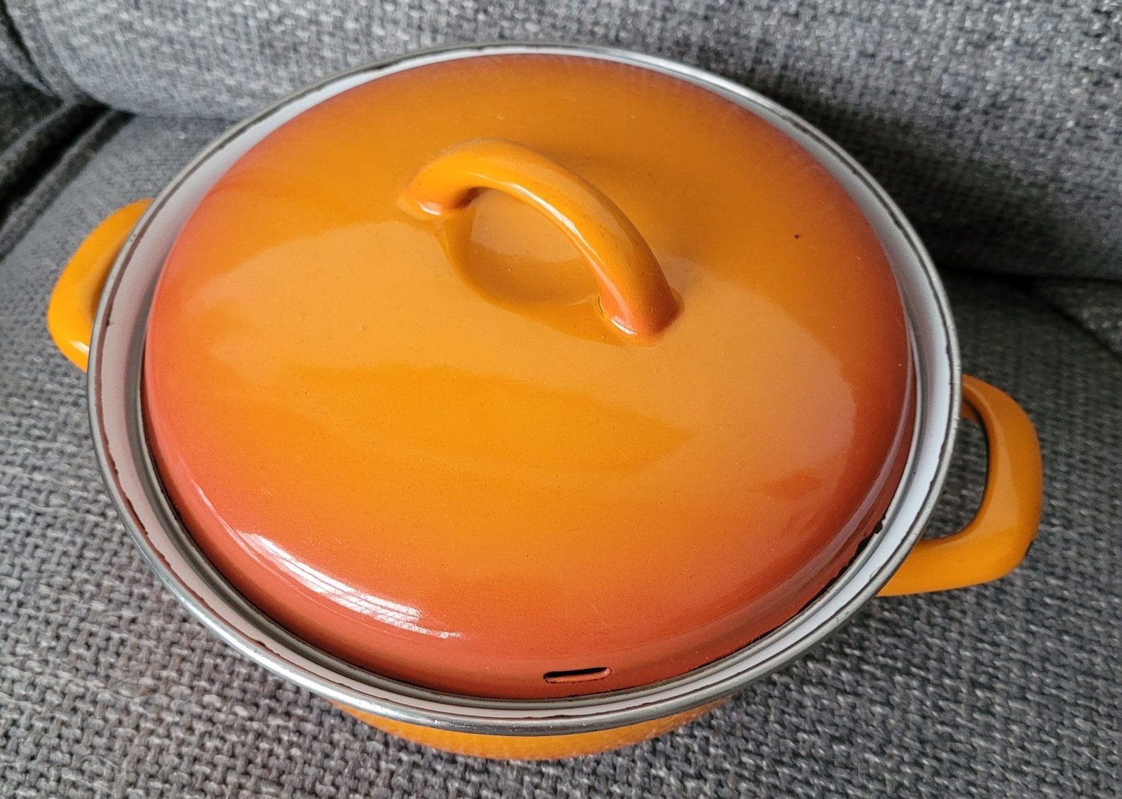 Pan 22 cm doorsnede oranje braadpan, Ophalen of Verzenden, Gebruikt, Emaille, Braadpan