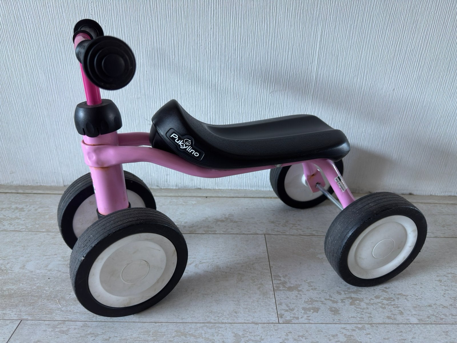 Pukylino loopfiets, roze, vanaf 1 jaar., Ophalen, Zo goed als nieuw, Loopfiets