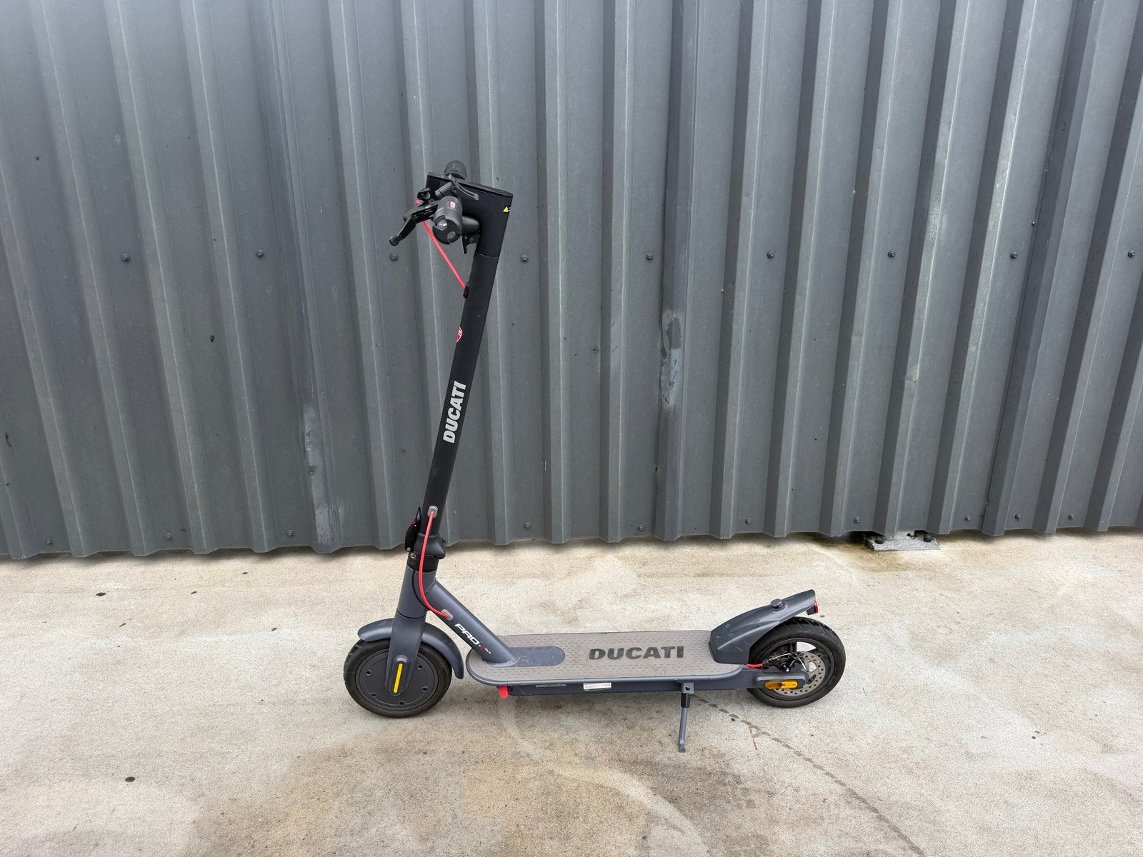 Ducati Pro Evo Step met E1 foutcode - nette staat, Fietsen en Brommers, Steps, Ophalen, Gebruikt, Elektrische step (E-scooter)