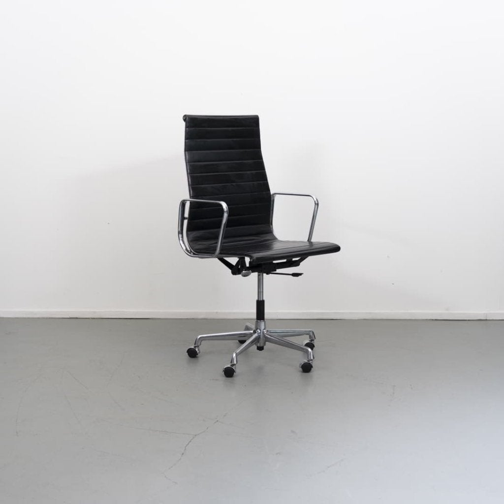 Vitra Eames EA 119 Bureaustoel Zwart Leer - Chroom, Niet ingevuld, Zo goed als nieuw, Niet ingevuld, Niet ingevuld