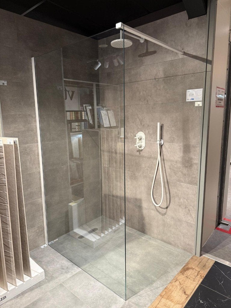Showroom vaste wand, Ophalen, Zo goed als nieuw, Wit, Overige typen