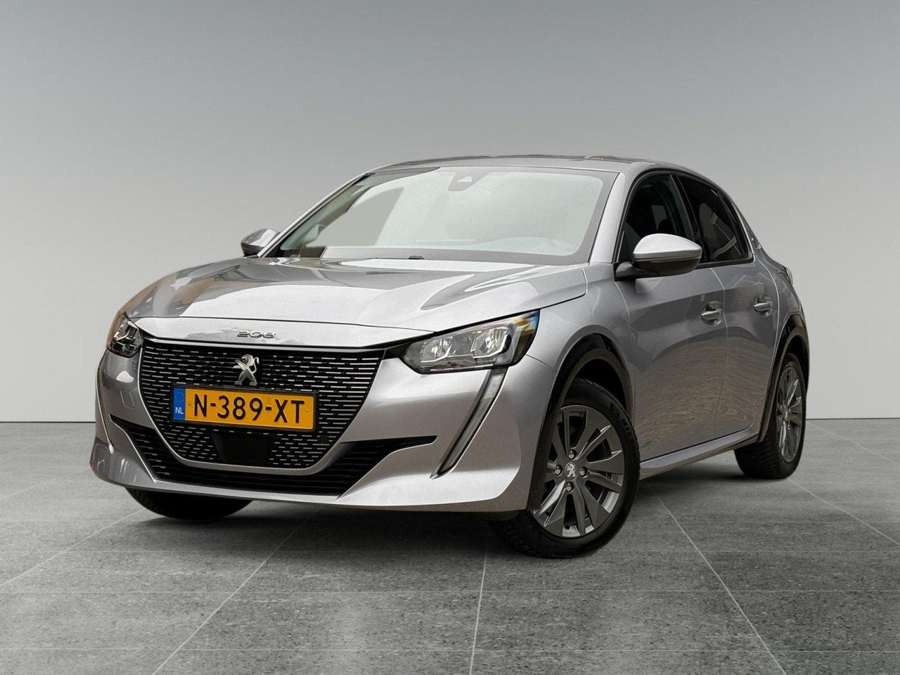 Peugeot e-208 Allure Pack EV 3-FASEN 50kWh 136pk | TREKHAAK, Auto's, Automaat, Dealer onderhouden, 136 pk, Gebruikt