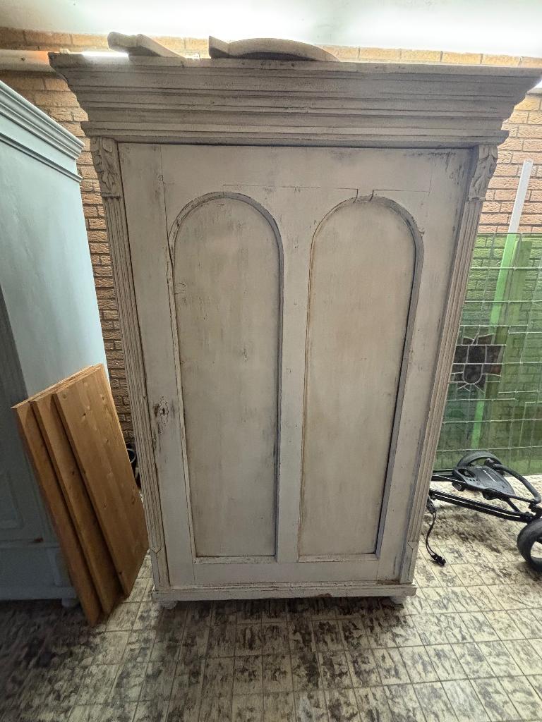 Brocante lichte kast creme, Antiek en Kunst, Antiek | Meubels | Kasten, Ophalen