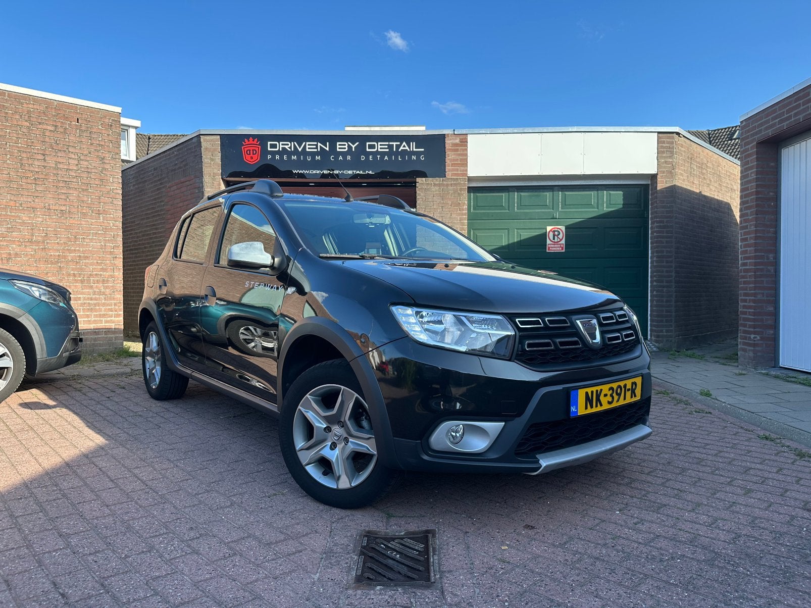 Dacia Sandero stepway 2017 59k km automaat/trekhaak/navi etc, Auto's, 898 cc, Zwart, Origineel Nederlands, Particulier