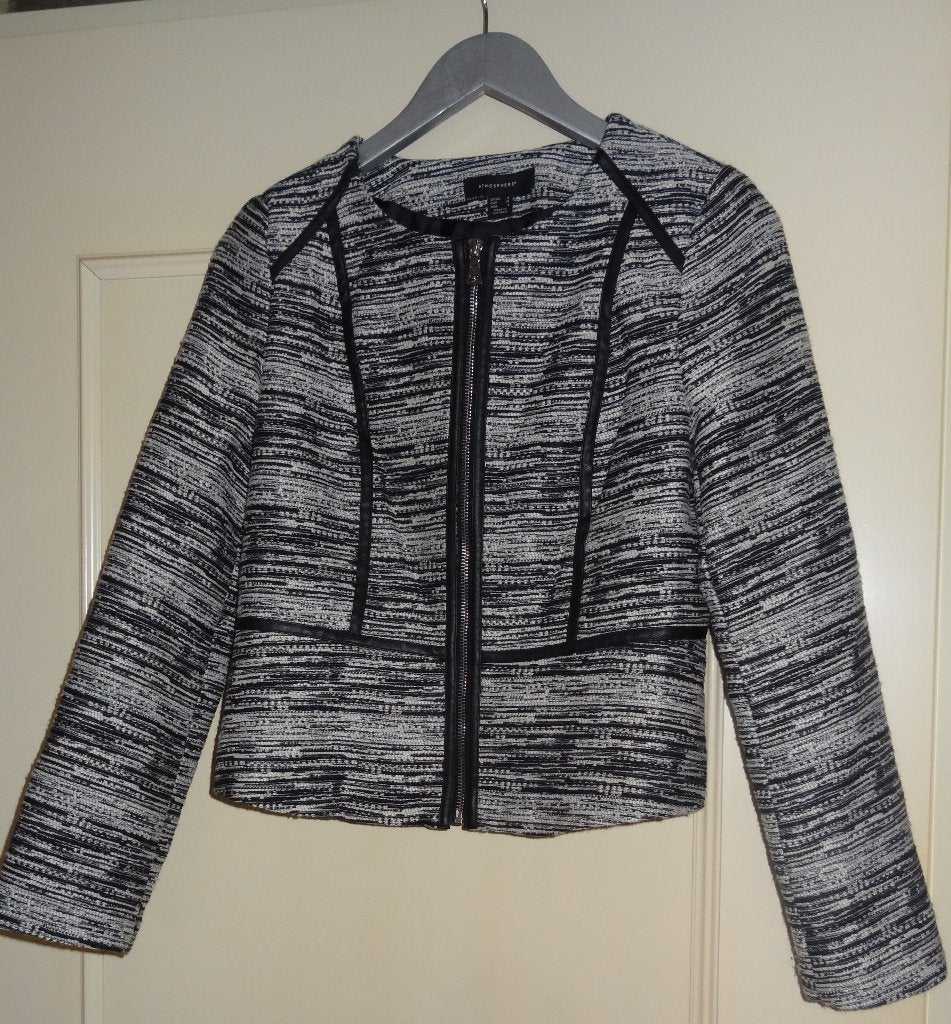 Kort getailleerd jasje zwart/wit * Maat 36, Kleding | Dames, Atmosphere, Overige kleuren, Ophalen of Verzenden, Zo goed als nieuw