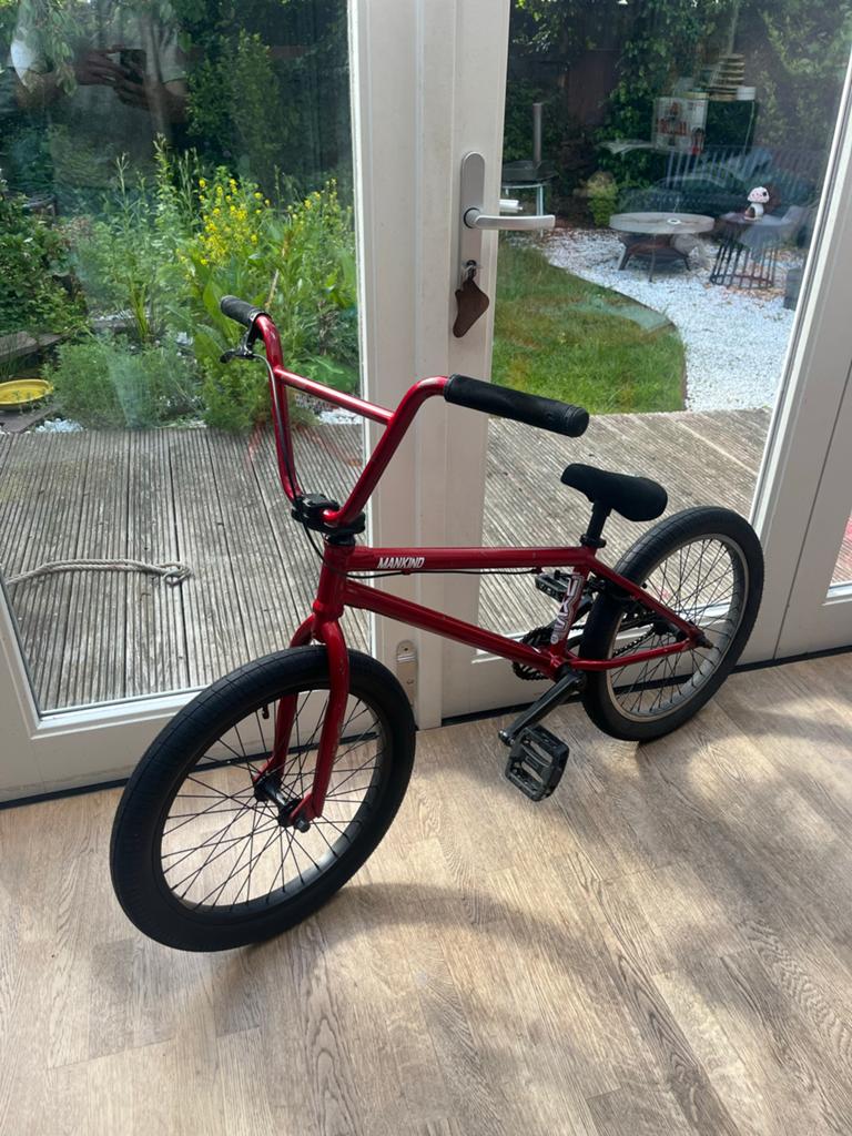 Mankind BMX - Rood, recent onderhoud, nieuwe remmen, Fietsen en Brommers, Fietsen | Crossfietsen en BMX, Ophalen, Gebruikt, Velgrem