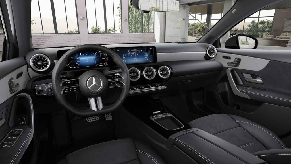 Mercedes-Benz A-Klasse 250e Business Solution AMG | Night |, Auto's, 4 cilinders, 163 pk, Plug-in hybride, Nieuw
