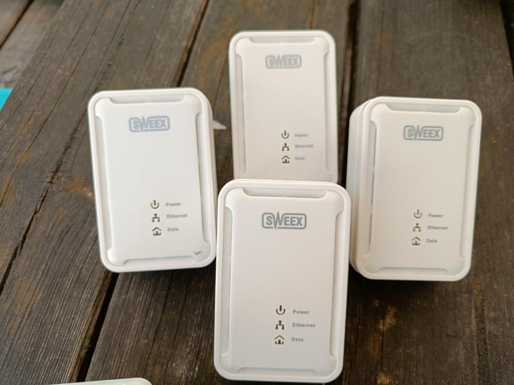 Sweex wifiversterkers 3 stuks!, Ophalen, Zo goed als nieuw, Sweex