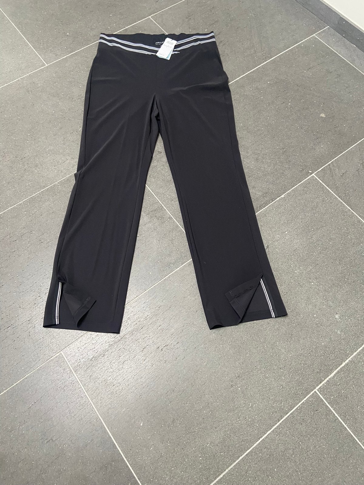 Marc Cain sports broek.  Nieuw met kaartje., Marc Cain sports, Verzenden, Zwart, Maat 42/44 (L)