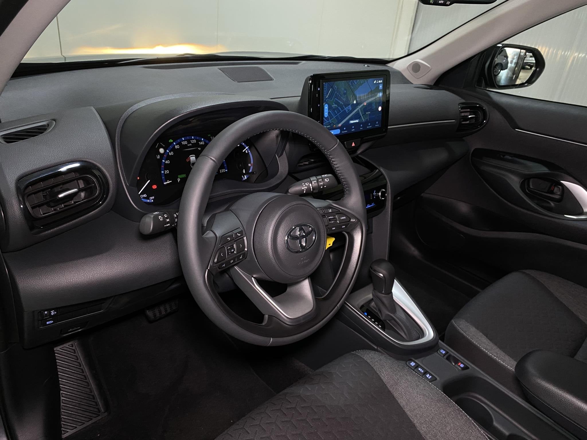 Toyota Yaris Cross 1.5 Hybrid Active Stoelverwarming, Parkee, Dealer onderhouden, Stof, Gebruikt, 116 pk