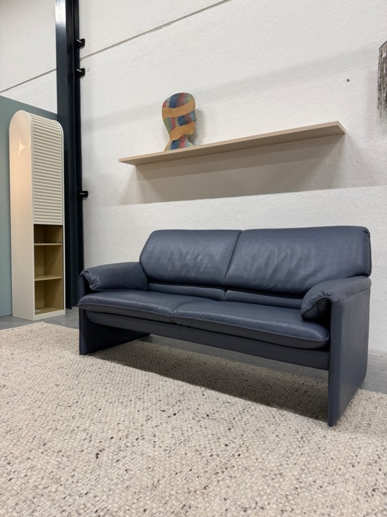 Nieuwstaat Leolux Bora Beta Bank 2,5 Zits blauw leer 176, Leolux, Info@leolux.nl, 150 tot 200 cm, Tweepersoons