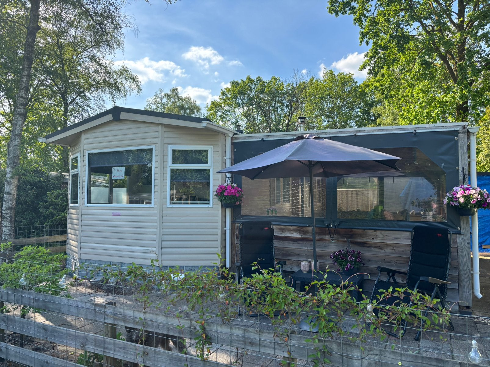 TE HUUR Chalet overkapping airco palletkachel animatieteam., Tv