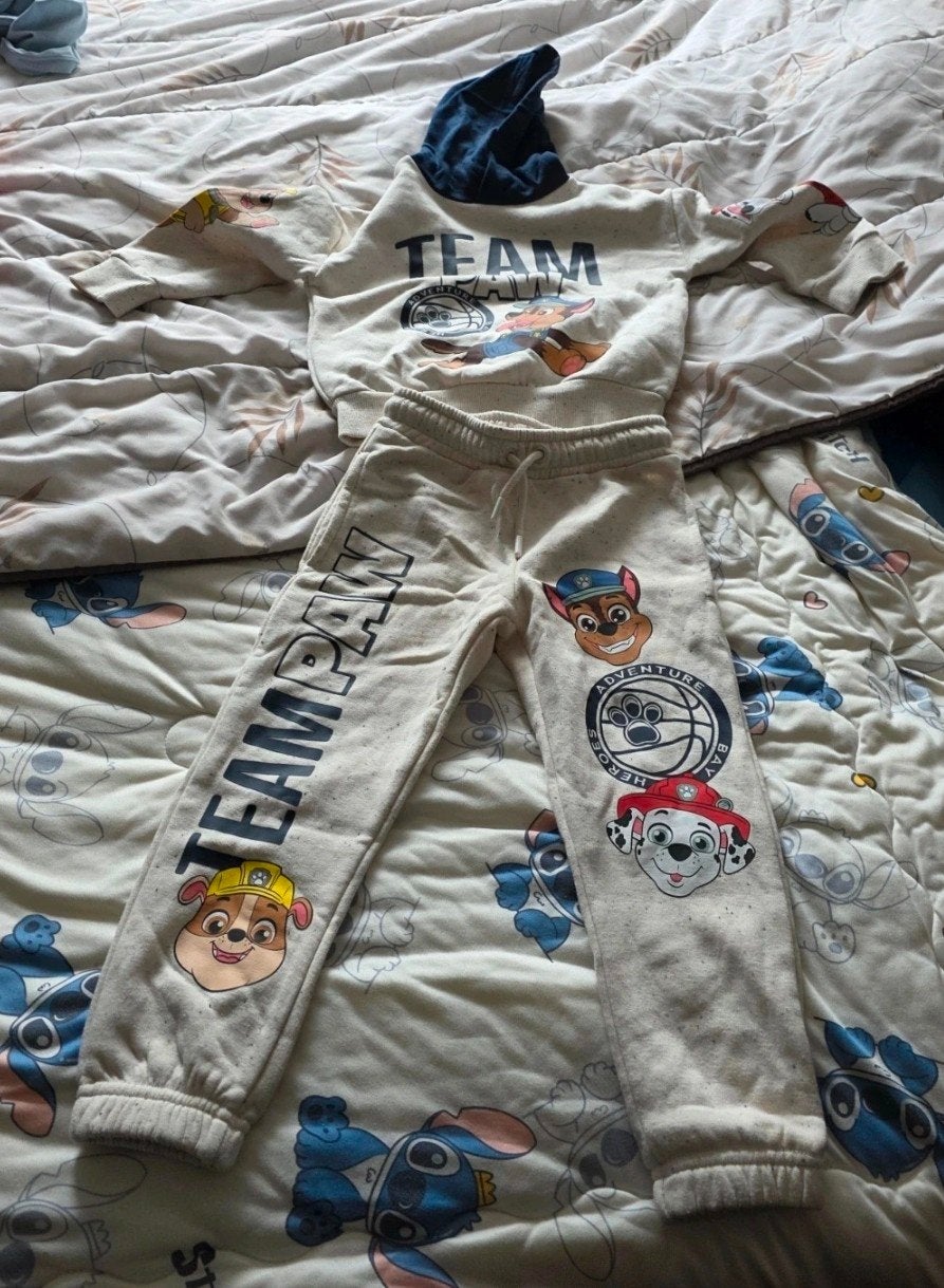 Nieuw Paw Patrol pak - broek maat 104, trui maat 110, Nieuw, Ophalen of Verzenden, Setje, Paw Patrol