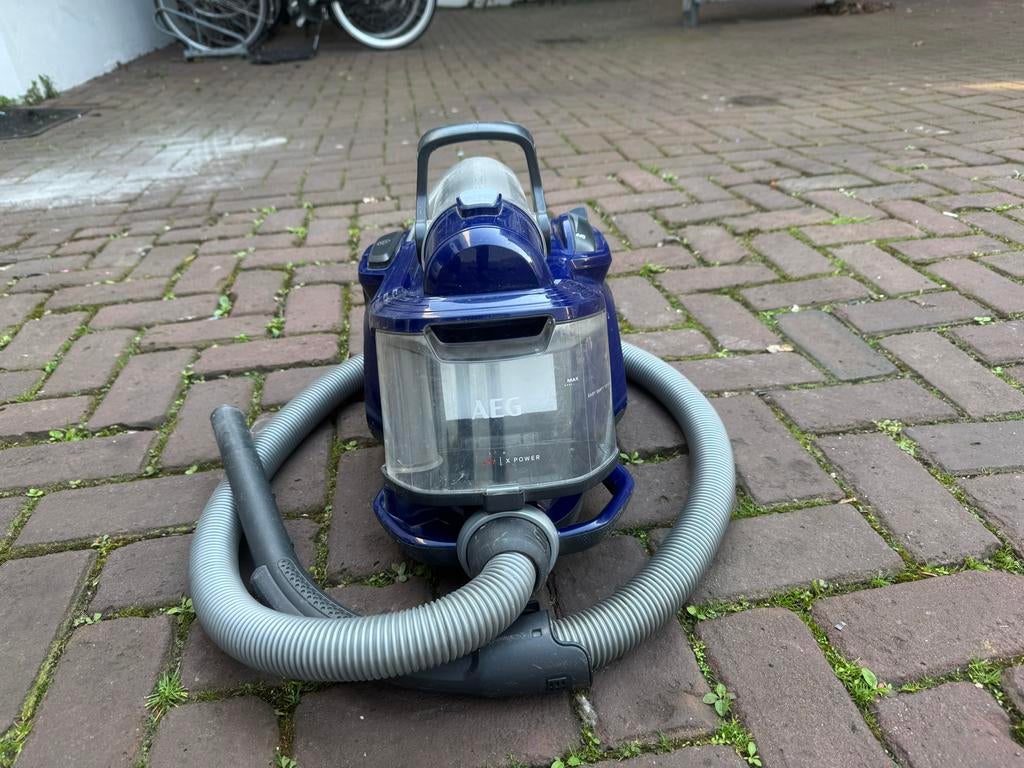 AEG LX7-1-DB Stofzuiger - Krachtig en Zakloos, Gebruikt, Ophalen of Verzenden, Sledestofzuiger, Minder dan 1200 watt
