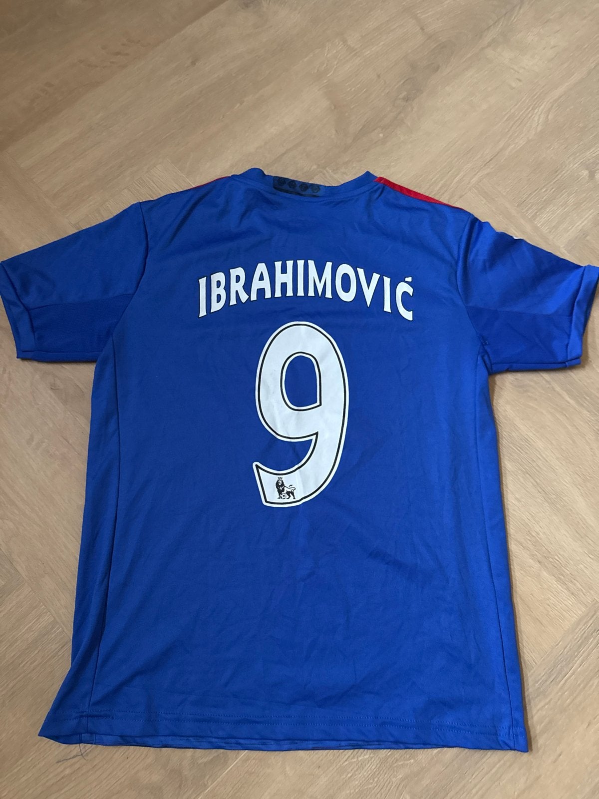 Manchester United Ibrahimovic Voetbalshirt Maat S, Sport en Fitness, Voetbal, Maat S, Ophalen of Verzenden, Shirt