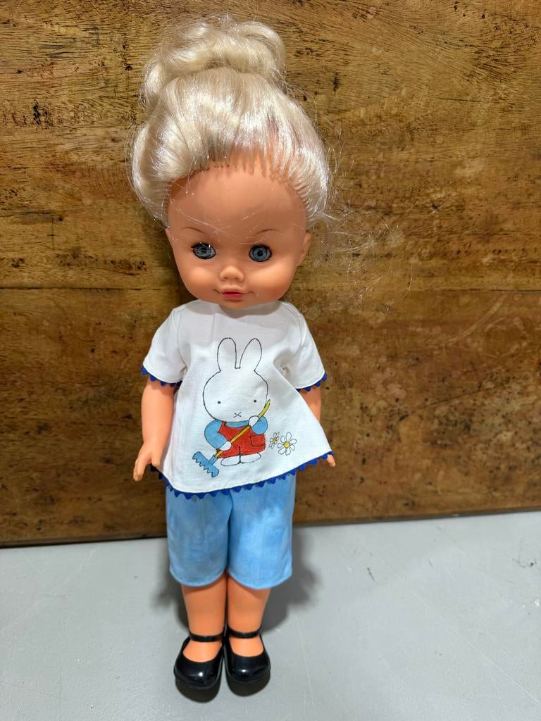 Vintage Babypop G.A.D.E.A. Italy met Nijntje kleding, Kinderen en Baby's, Speelgoed | Poppen, Ophalen of Verzenden, Gebruikt, Babypop