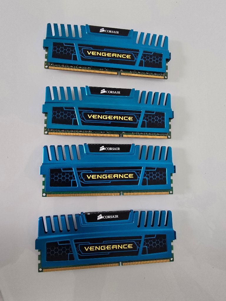 16GB Corsair Vengeance CMZ8GX3M2A1600C9B, DDR3, Ophalen of Verzenden, Zo goed als nieuw, Desktop