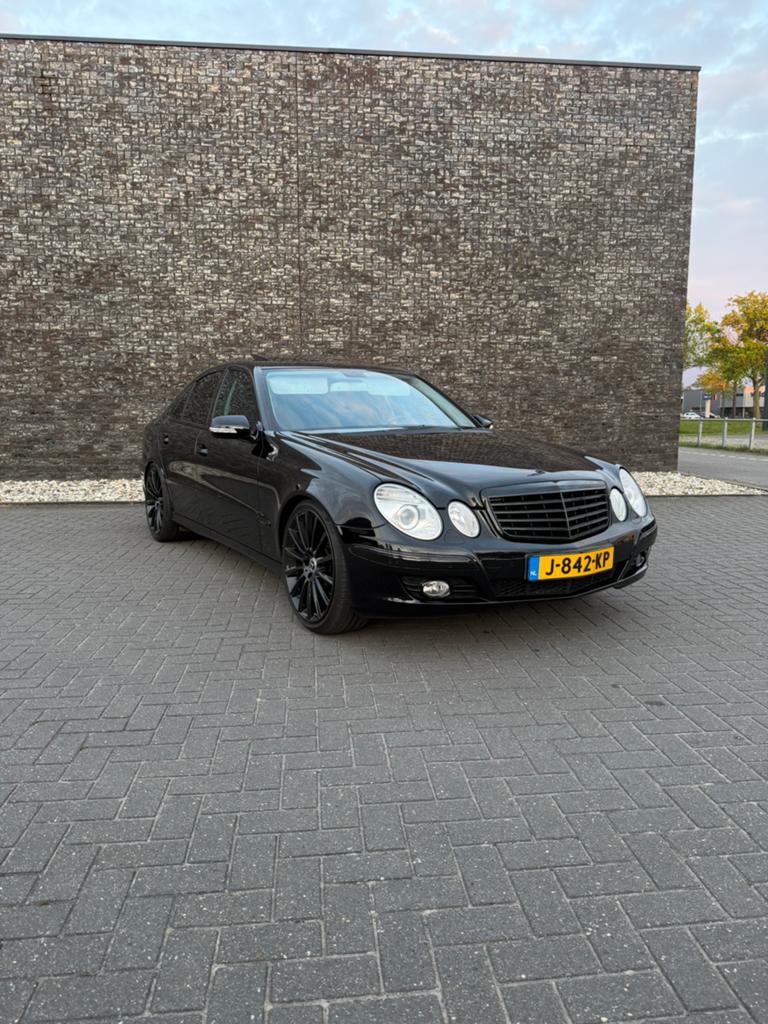 Mercedes-Benz E-Klasse 3.0 CDI E320 Sedan AUT 2008 Zwart, Auto's, Mercedes-Benz, Regensensor, Zwart, 1650 kg, Leder