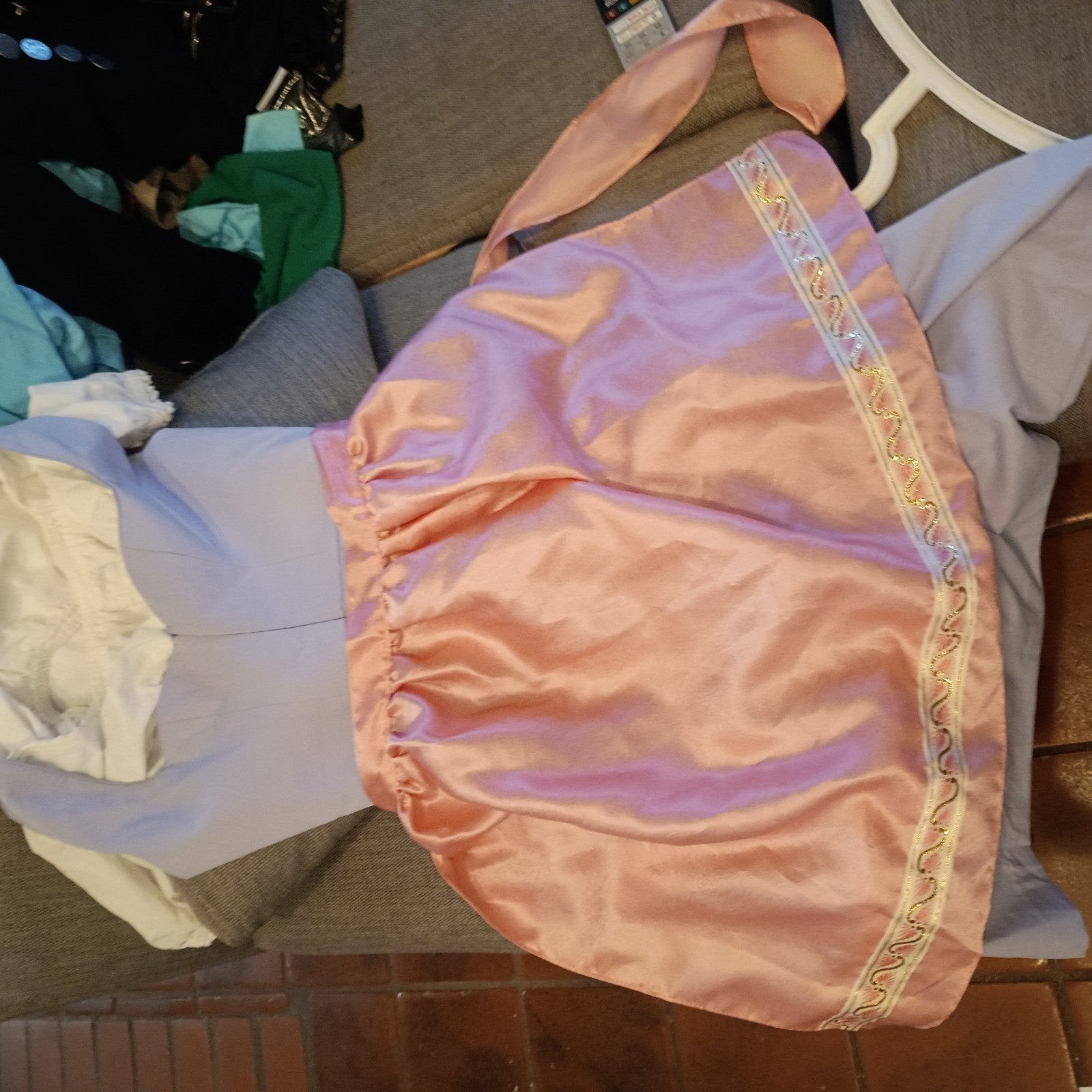 Set dirndl schort blouse en lederhose 2 hemden gilet vice, Ophalen of Verzenden, Gedragen, Maat 42/44 (L), Overige thema's