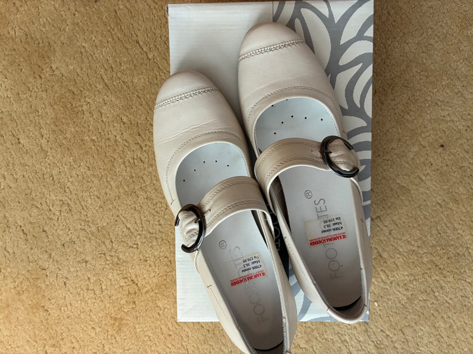 130 Nieuwe footnotes pumps in maat 38,5 creme, Pumps, Verzenden, Beige, Nieuw