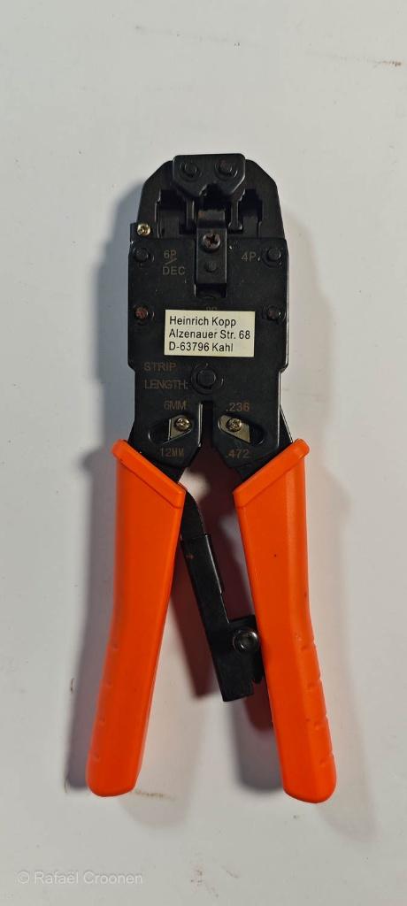 Professionele metalen krimptang voor RJ45 / RJ11 / UTP, Ophalen of Verzenden, Zo goed als nieuw