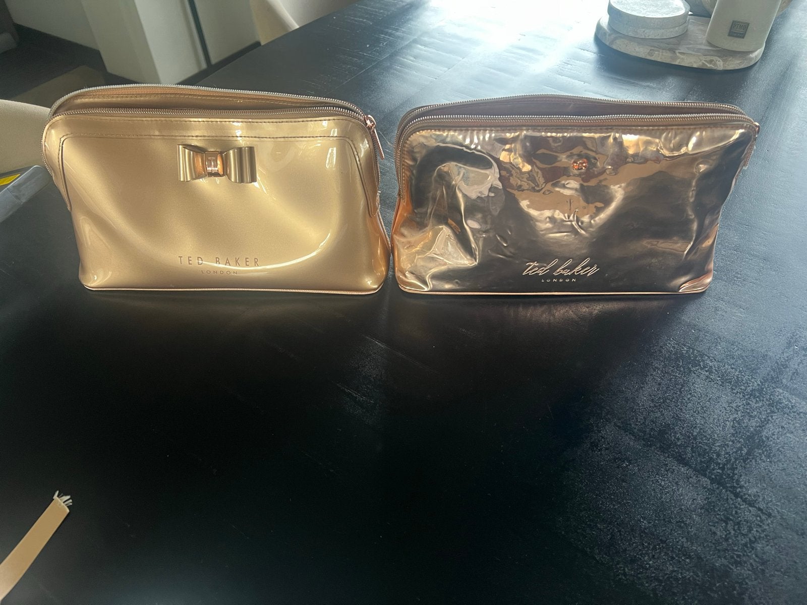 Ted Baker toilettassen - Goud en Roségoud (set van 2), Ophalen of Verzenden, Zo goed als nieuw, Goud, Dame