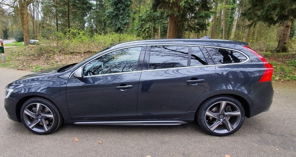 Volvo V60 D6 Geartronic AWD Plug in Hybrid R design, Automaat, Dealer onderhouden, 1800 kg, 288 pk
