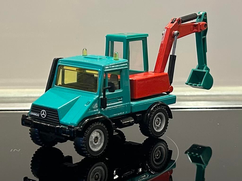 Siku Mercedes Unimog met Kraan 1:55, Verzenden, Zo goed als nieuw, Bus of Vrachtwagen