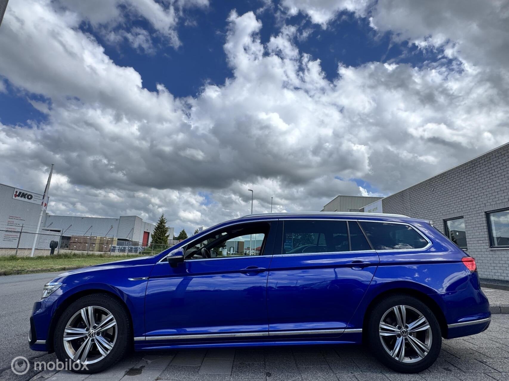 Volkswagen Passat Variant 2.0 TDI R-Line Business +|IQ Light, Auto's, Volkswagen, Automatische klimaatregeling, Euro 6, 4 cilinders