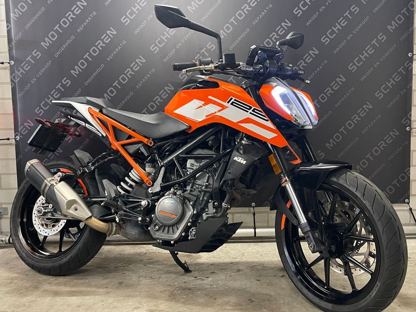 KTM 125 Duke | 2017 | 22.529 km | A1-motor, Motoren, Motoren | KTM, Bedrijf, Naked bike, 11 kW of minder, Minimaal motorrijbewijs A1
