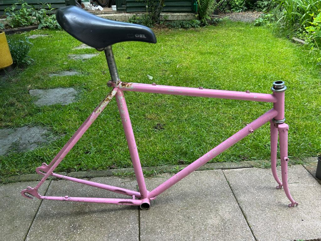 Roze fietsframe met voorvork en zadel - 50cm, Ophalen, Frame, Gebruikt, Staal